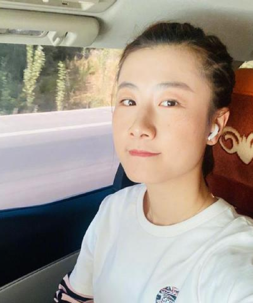 励志前行，优秀闺女闪耀光芒——夸奖闺女励志语录简短